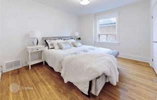 9-bedroom house in Glenholme Avenue for C$2,018,000
