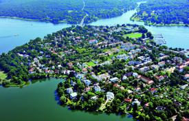 New modern townhouse for 2 families only 200 m from the lake in Potsdam, a suburb of Berlin for 6,300,000 €