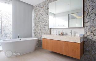 4-bedroom villa 590 m² in Bang Tao Beach for $1,290,000