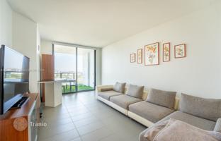 1-bedroom apartments in condo 80 m² in Miami for $450,000