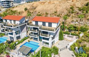 6-bedroom villa 550 m² in Alanya for 44,978,000 TRY