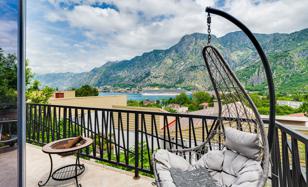 4-bedroom cottage 120 m² in Kotor city for 600,000 €