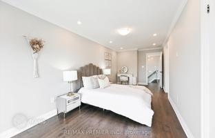 13-bedroom house in Scarborough for C$2,193,000