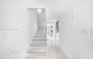 5-bedroom house 494 m² in South Bayshore Drive for $3,870,000