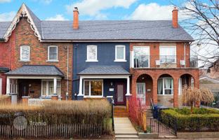 9-bedroom townhouse in Old Toronto for C$2,574,000