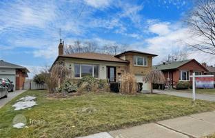 9-bedroom house in Etobicoke for C$1,783,000