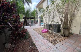 4-bedroom house 400 m² in Doral for $1,200,000