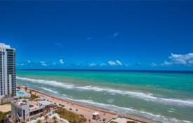 Three-bedroom flat with ocean views in a residence on the first line of the beach, Hallandale Beach, Florida, USA for $819,000