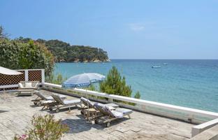 Magnificent villa with a mooring one step away from the beach, Rayol-Canadel-sur-Mer, Cote d'Azur, France for 7,200,000 €