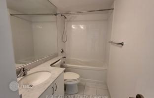 4-bedroom apartment in Fort York Boulevard for C$695,000