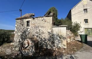 2-bedroom house 510 m² in Sibenik for 280,000 €