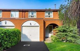Terraced house – Woodbine Avenue, Toronto, Ontario,  Canada for C$1,260,000