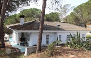 Two-storey villa with a garden and terraces in a complex with all necessary infrastructure, near beaches and the center of Lloret de Mar for 377,000 €