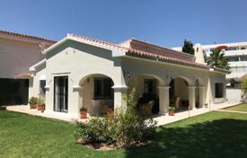 Wonderful opportunity on the beach side of Elviria. Refurbished single level Andalucian style villa. for 795,000 € Wonderful opportunity on the beach side of Elviria. Refurbished single level Andalucian style villa. for 795,000 €
