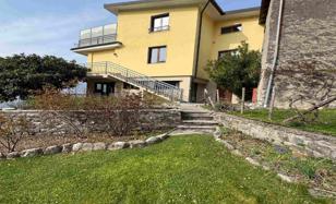 3-bedroom townhouse 275 m² in Nesso for 577,000 €