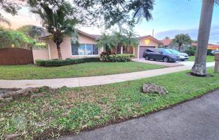 4-bedroom house 300 m² in West End for $990,000