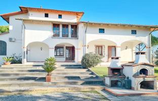 5-bedroom villa in Pietrasanta for 2,400,000 €
