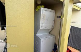 3-bedroom house 99 m² in West End for $440,000