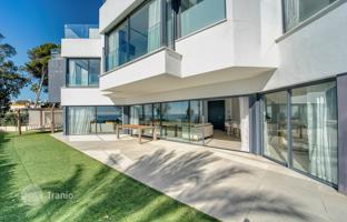 Prestigious townhouse directly on the beach in Estepona, Andalusia, Spain for 3,450,000 €