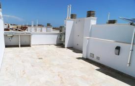 Terraced villa with 4 bedrooms and private solarium in Torre de la Horadada for 370,000 €