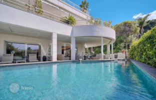 Three-bedroom apartment with a private pool in Cannes, Cote d'Azur, France for 2,750,000 €