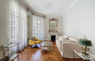 Three-bedroom classic apartment in the Golden Square, Nice, France for 840,000 €
