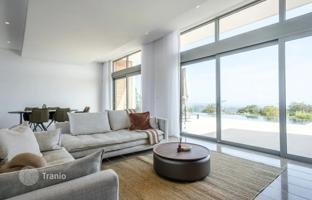 3-bedroom cottage 235 m² in Tsada for 1,950,000 €