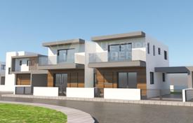 Exceptional 2-Bedroom link-attached villa on a quiet complex in the tranquil village of Vrysoulles for 153,000 €