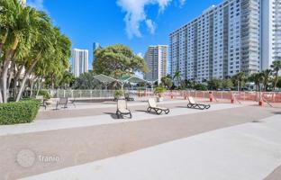 2-bedroom apartments in condo 102 m² in Sunny Isles Beach for $390,000