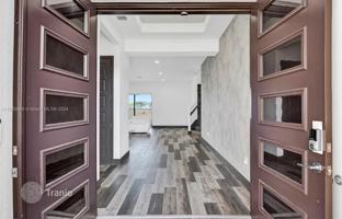 5-bedroom house 332 m² in West End for $998,000