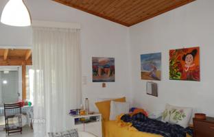 4-room chalet 256 m² in Attica for 400,000 €