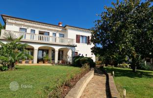 House 420 m² in Umag for 1,750,000 €