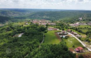 Land plot 1,246 m² in Tinjan for 75,000 €