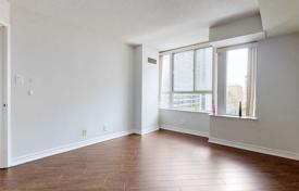 Apartment – Bay Street, Old Toronto, Toronto,  Ontario,   Canada for C$995,000