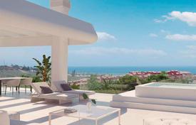 Penthouse in a residence with rich infrastructure, 850 meters from the sea, Estepona, Spain for 589,000 €