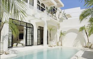 3-bedroom villa 284 m² in South Kuta for $670,000