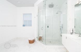 6-bedroom house 423 m² in Doral for $1,535,000