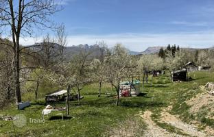 Land plot with a new house and a garden with beautiful views in Kolasin, Montenegro for 248,000 €