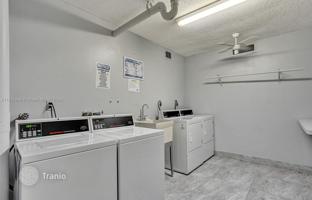 2-bedroom apartments in condo 138 m² in Sunny Isles Beach for $450,000