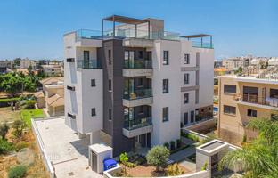 2-bedroom penthouse 118 m² in Germasogeia for 750,000 €