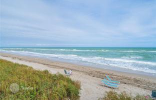 2-bedroom apartments in condo 174 m² in South Ocean Drive for $760,000