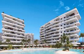 Penthouse with solarium, 450m from the beach in Villajoyosa for 590,000 €