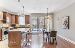 11-bedroom house in Old Toronto for C$2,184,000