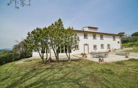 Traditional three-storey villa with a panoramic view and a garden, Bagno a Ripoli, Florence, Italy for 2,350,000 €
