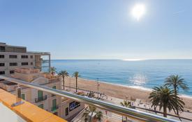Sunny apartment on the first line from the sea in Lloret de Mar, Costa Brava, Spain for 850,000 €