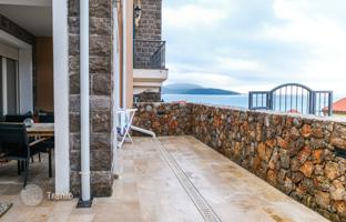 1-bedroom apartment 90 m² in Radovići for 725,000 €