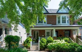 Terraced house – York, Toronto, Ontario,  Canada for C$977,000