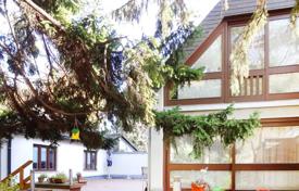 Houses for sale in Vienna. Two-level house with a pool, a garage, a sauna and a wine cellar in Liesing, Vienna Houses for sale in Vienna. Two-level house with a pool, a garage, a sauna and a wine cellar in Liesing, Vienna