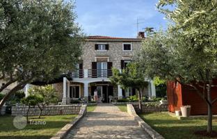 5-bedroom house 243 m² in Umag for 1,600,000 €