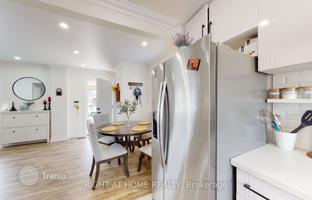 10-bedroom house in York for C$1,307,000